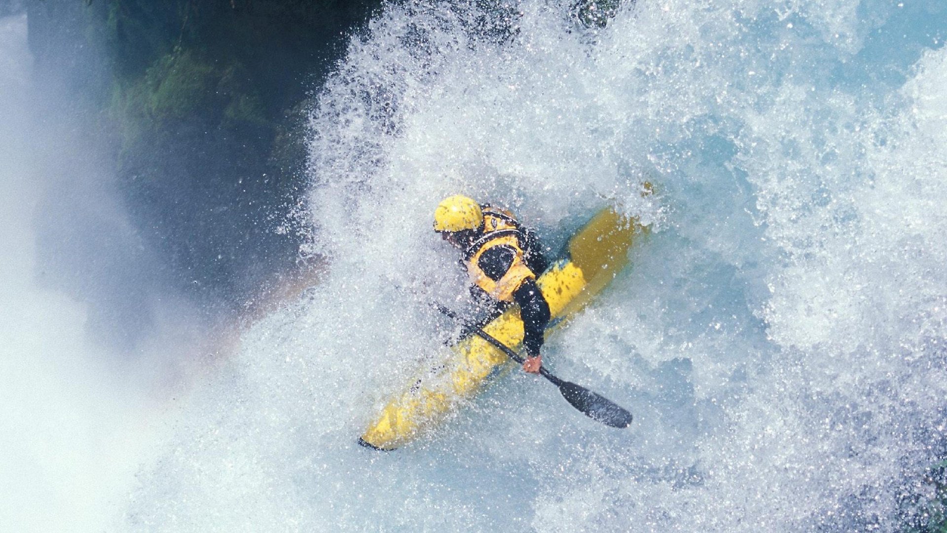 AYX SPORTS-西甲破门瞬间：极速突击带来经典一幕，西甲门将破门